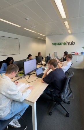 Rejoignez l'équipe à Squarehub - image HR