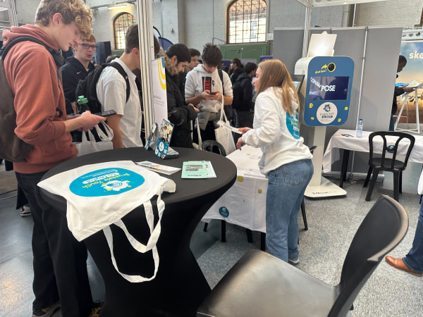 Carrières chez easy.brussels - image HR