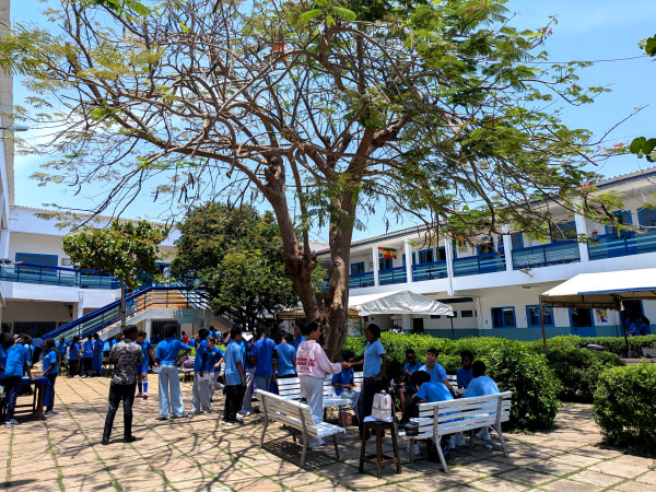 Sluit je aan bij het team van École internationale Arc-en-Ciel - HR foto 