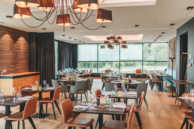 R hotel experiences - image HR