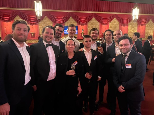 Vacatures bij Dark Light