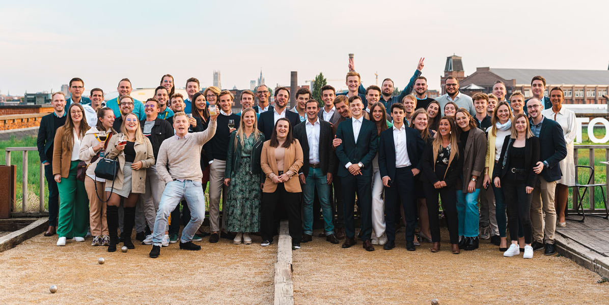 Working as an intern, student or young graduate at Unibricks