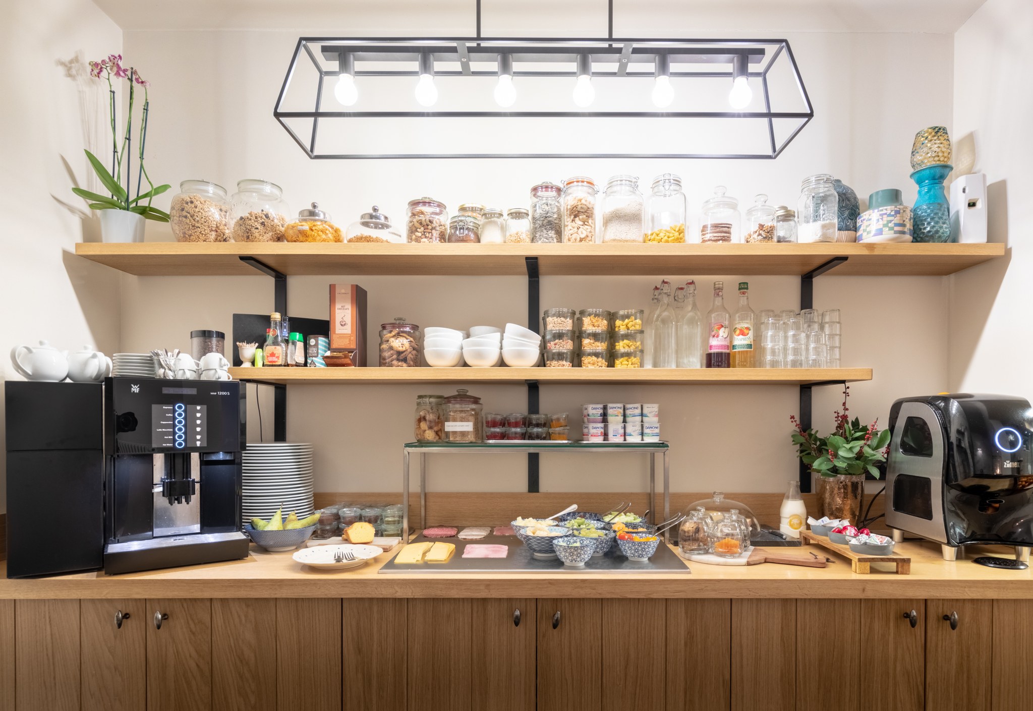Working as an intern, student or young graduate at Carlton hotel Gent