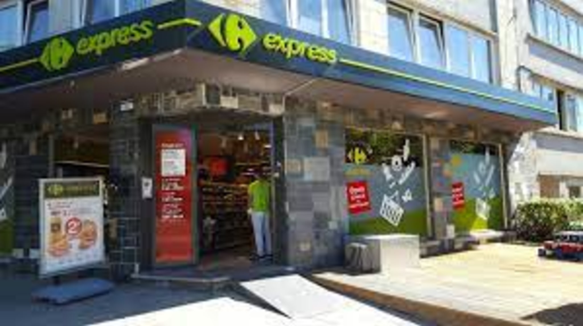 Working as an intern, student or young graduate at Express-theatre-flamand SRL