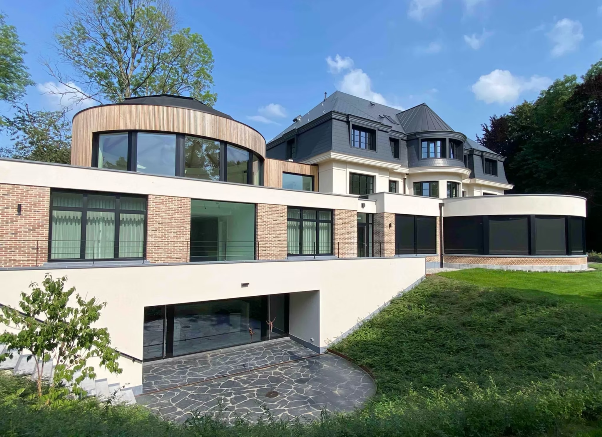 Working as an intern, student or young graduate at MRB 