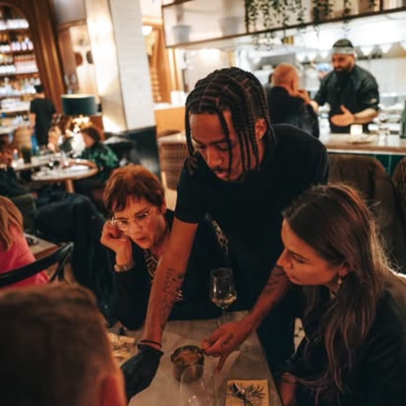 Serveurs et/ou Barman - job étudiant chez Le Conteur