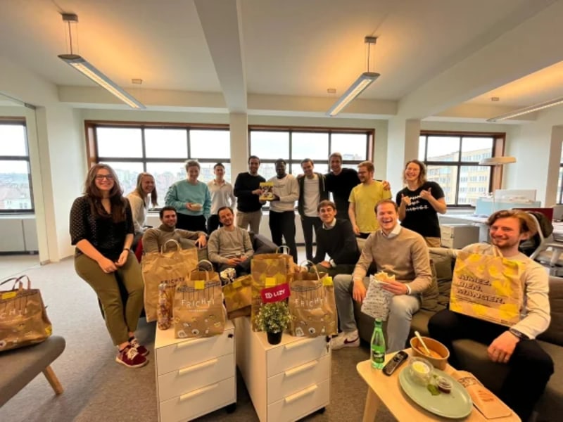 Junior Inbound Account Executive BE - first job offer at LIZY