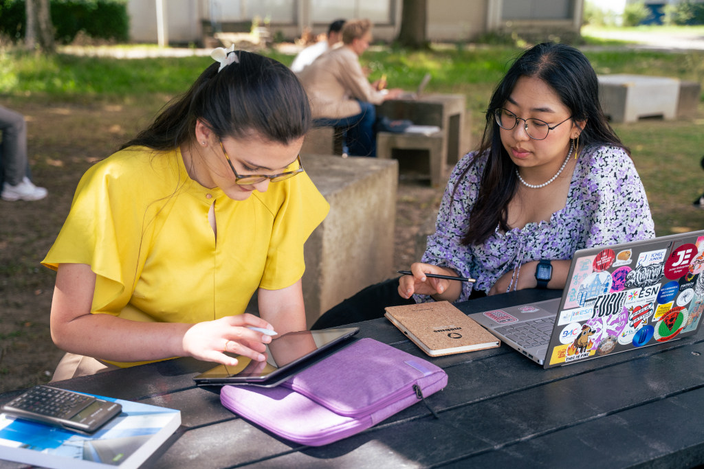 Comment vérifier le taux de plagiat de ton TFE ou mémoire ?  banner image