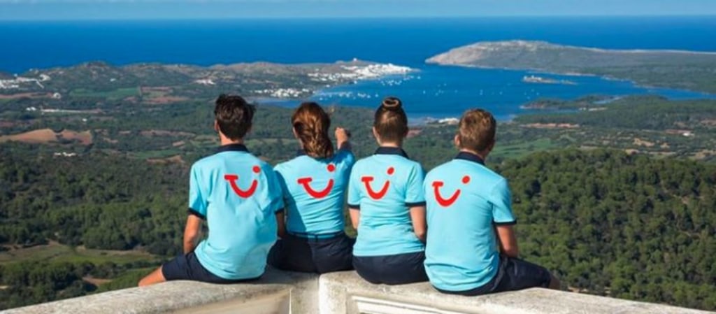 Découvre le parcours unique de Ferda, Team Manager chez TUI banner image