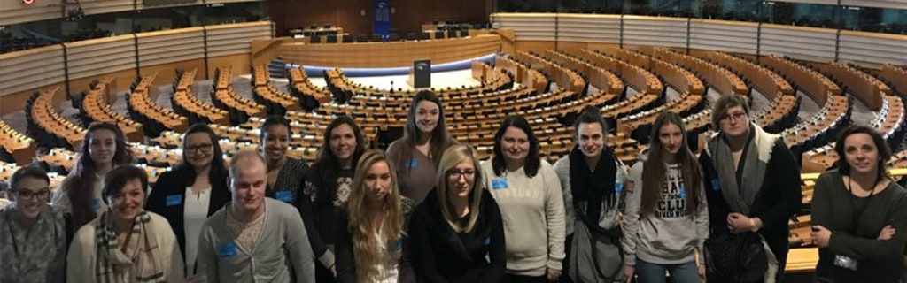 Tu cherches une formation courte et pro avec un job à la clé ? Découvre les options ici ! banner image