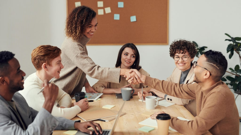 De gids voor een geslaagde en plezante eerste werkdag banner image