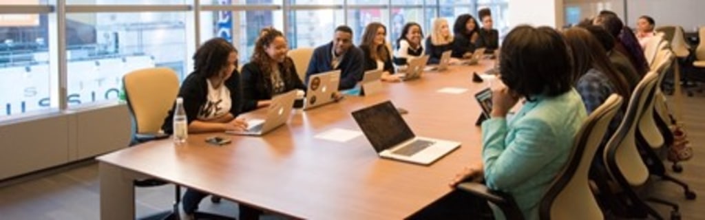 5 dingen die je moet weten voor je aan je corporate carrière begint banner image