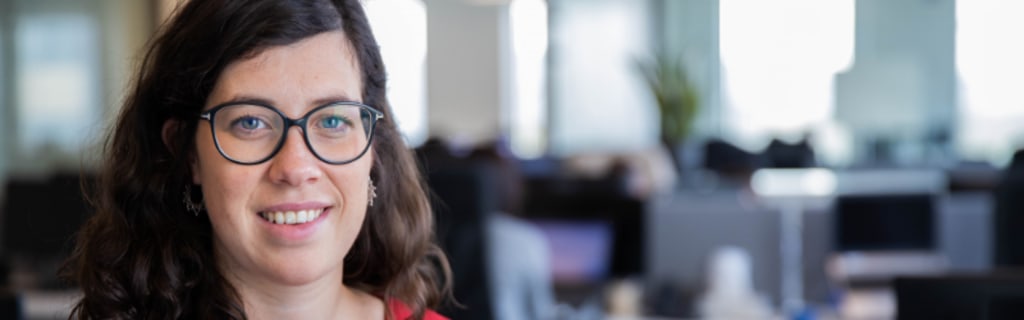 Lisa, Software Consultant bij Chipsoft: "De uitdagingen maken werken in de zorg-IT zo boeiend" banner image