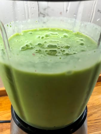 Smoothie in blender