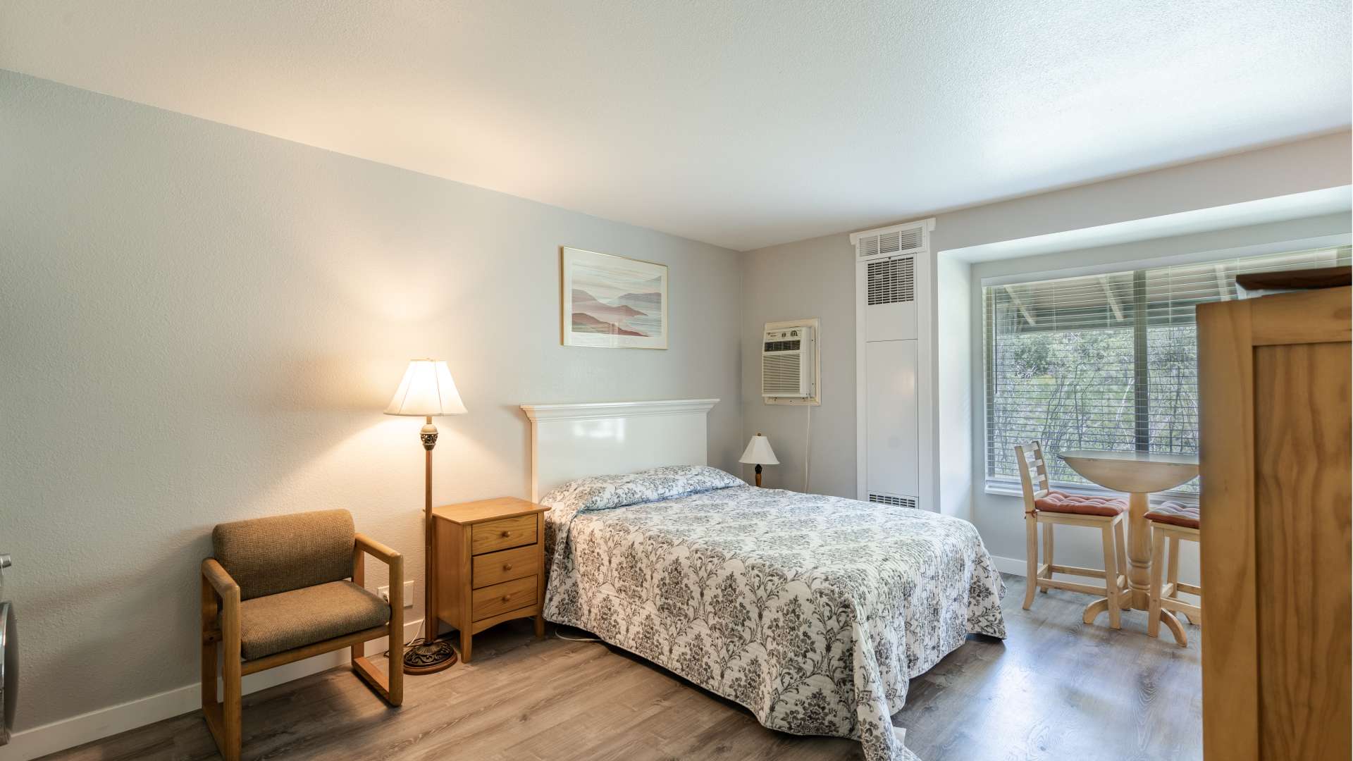 Spectacular Prospector Studio For Rent