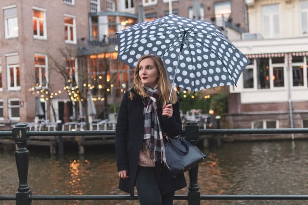 Visiter Amsterdam sous la pluie