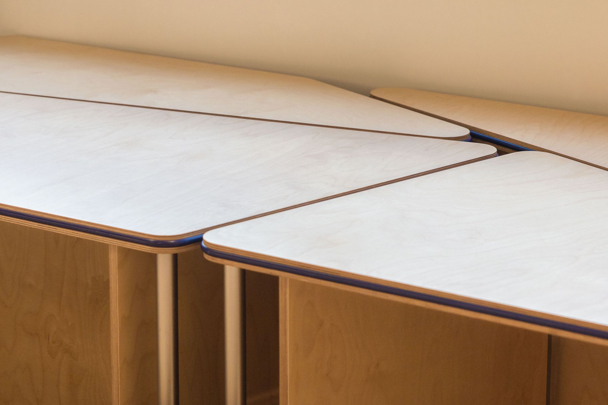 MITFurniture Series desk assembly