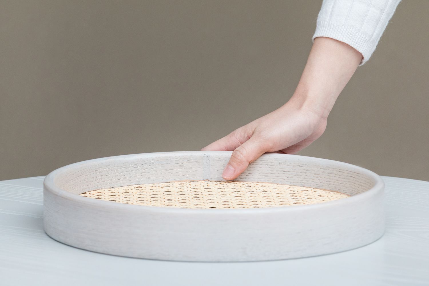 Rattan Table white detail