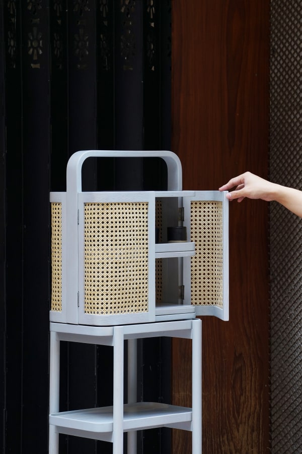 Cabinet T