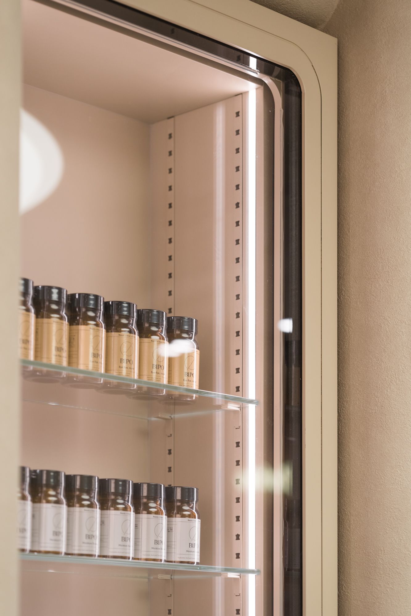 BIPO CWB product shelves