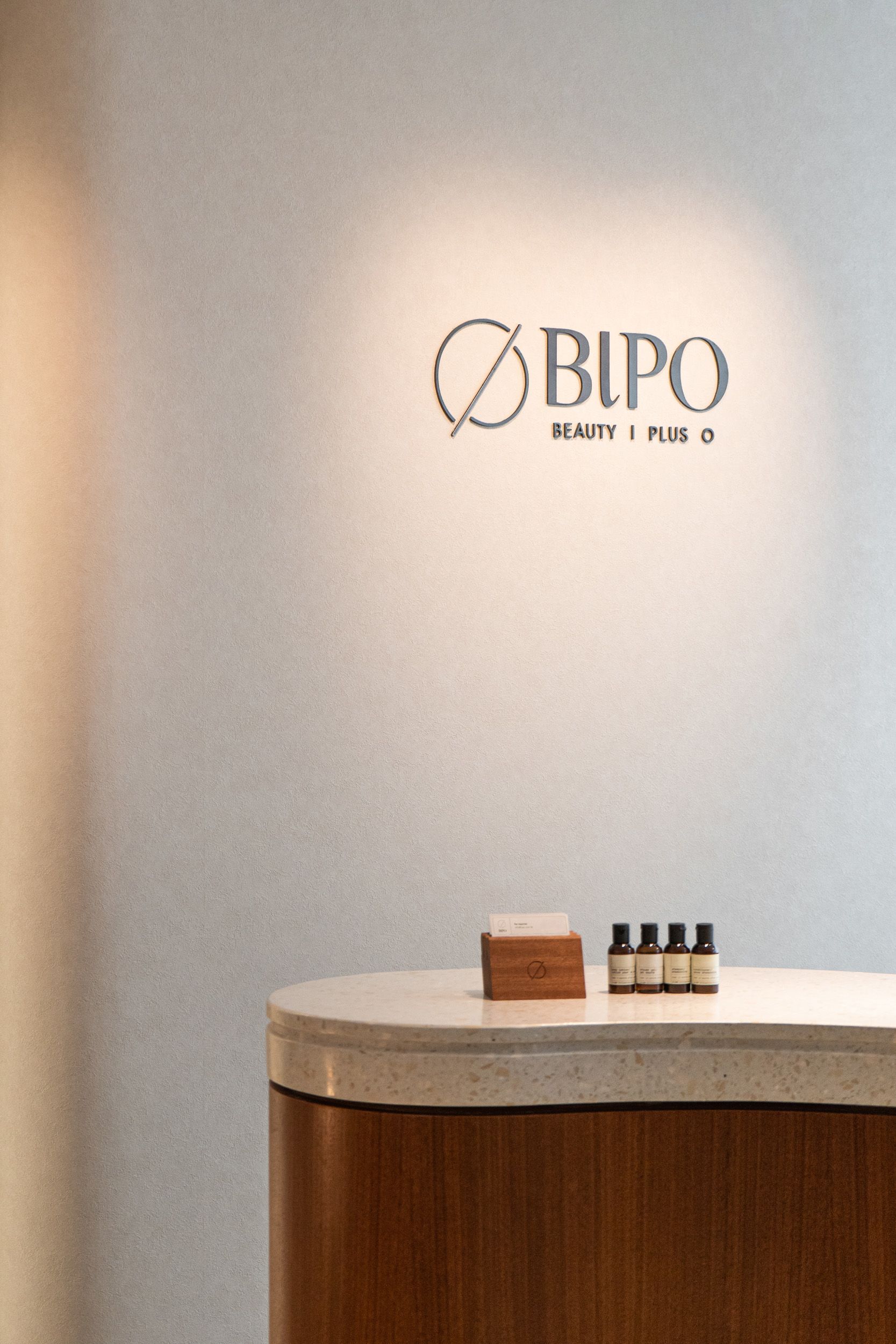  BIPO signage reception counter