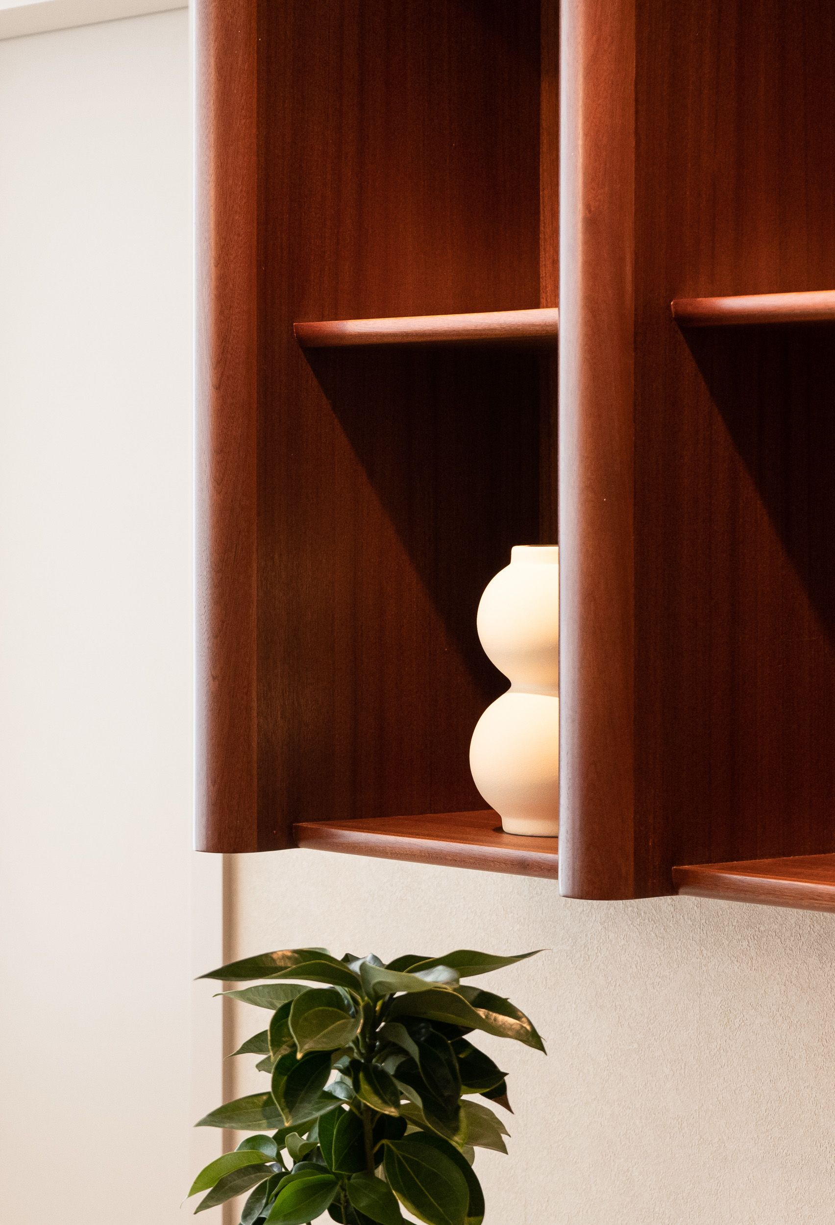 BIPO furniture shelves detail