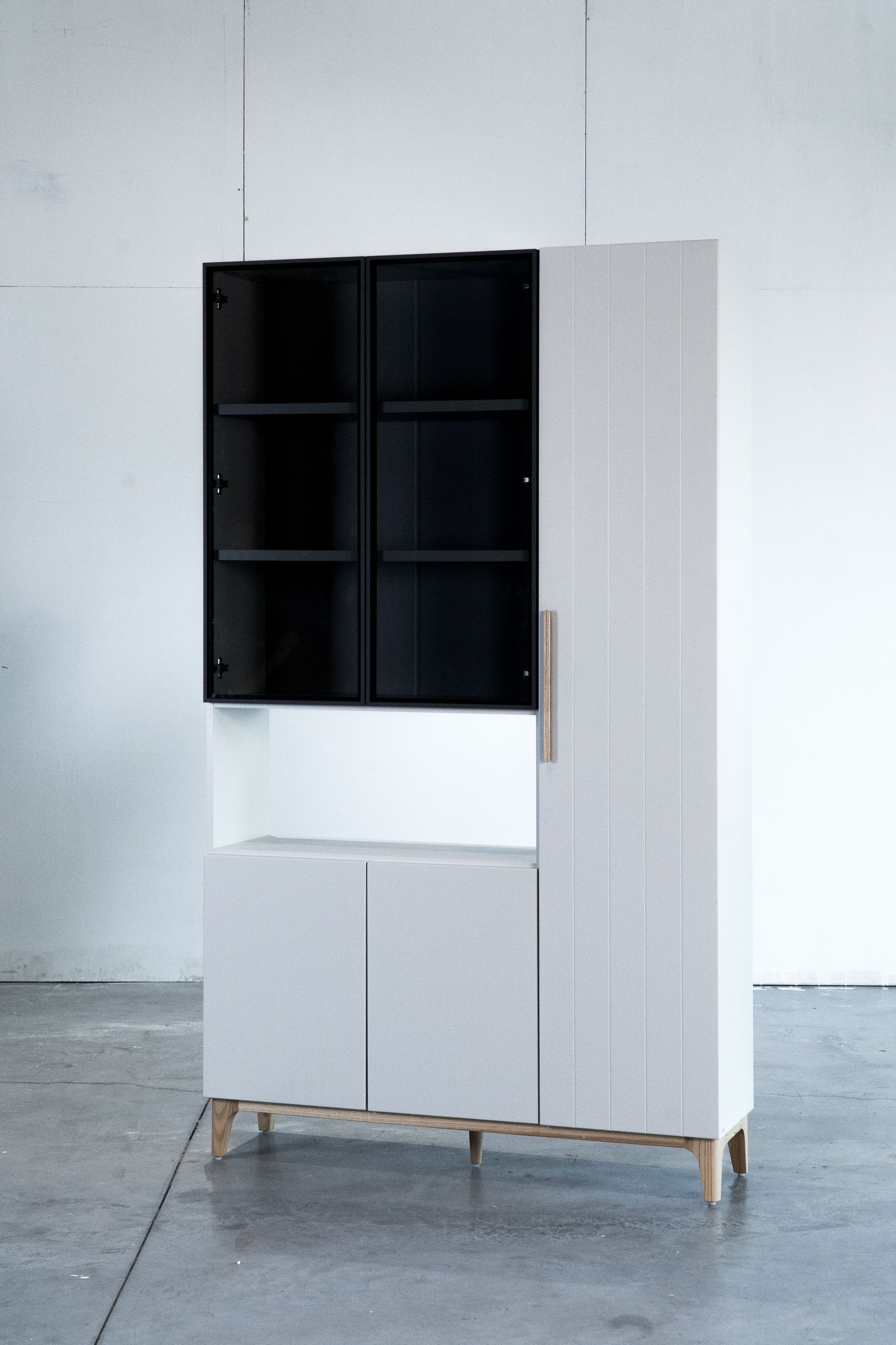 Nourdic white cabinet