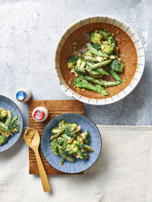 Japanese recipes, broccoli and sugar snap peas with walnut sauce