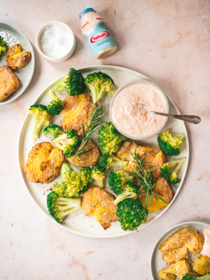 Smashed Potatoes und Brokkoli mit Yakult