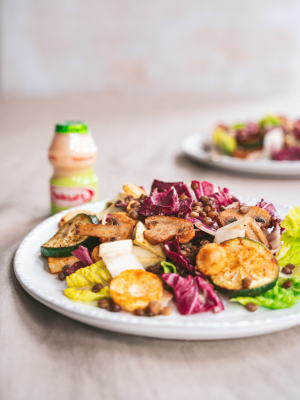 Linsensalat mit geröstetem Ofengemüse und Yakult-Dressing