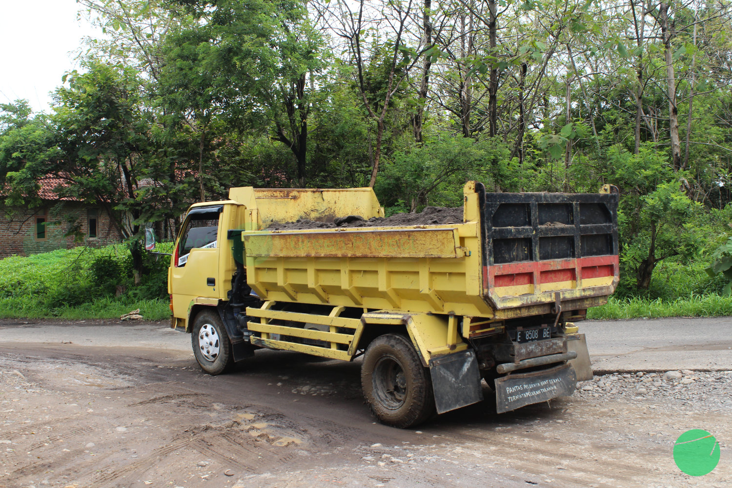 angkutan pasir mobil truk dari galian c kopi luhur