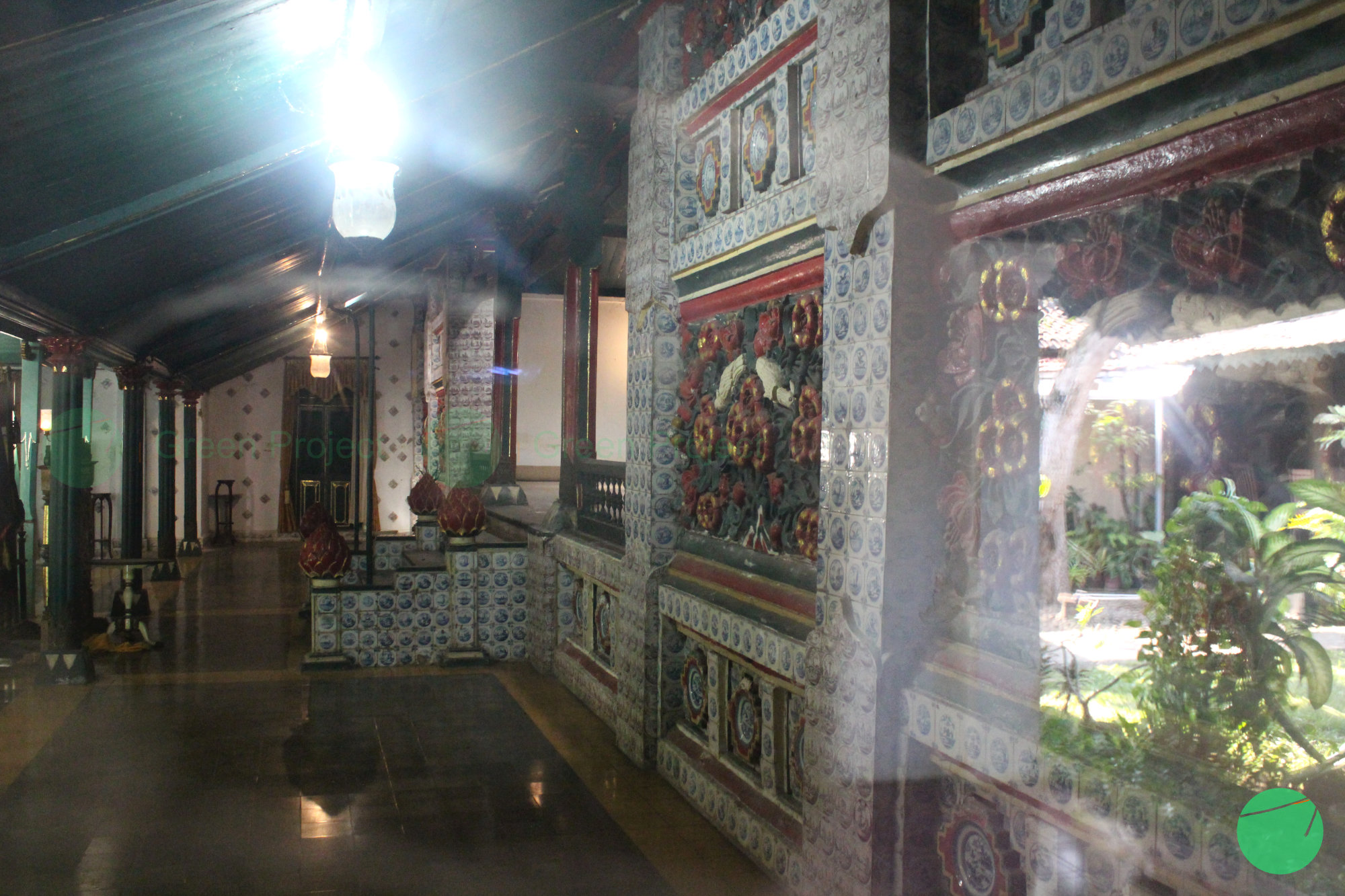 bagian dalam bangunan keraton kasepuhan cirebon
