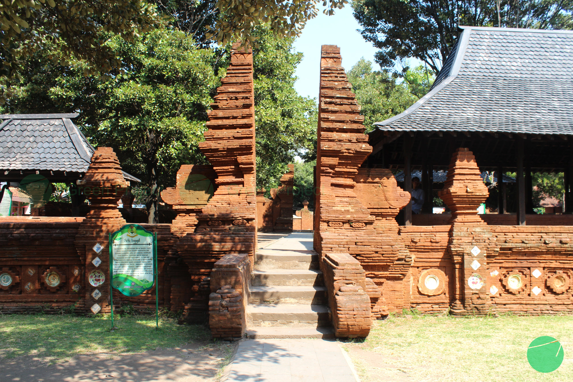 bangunan keraton kasepuhan