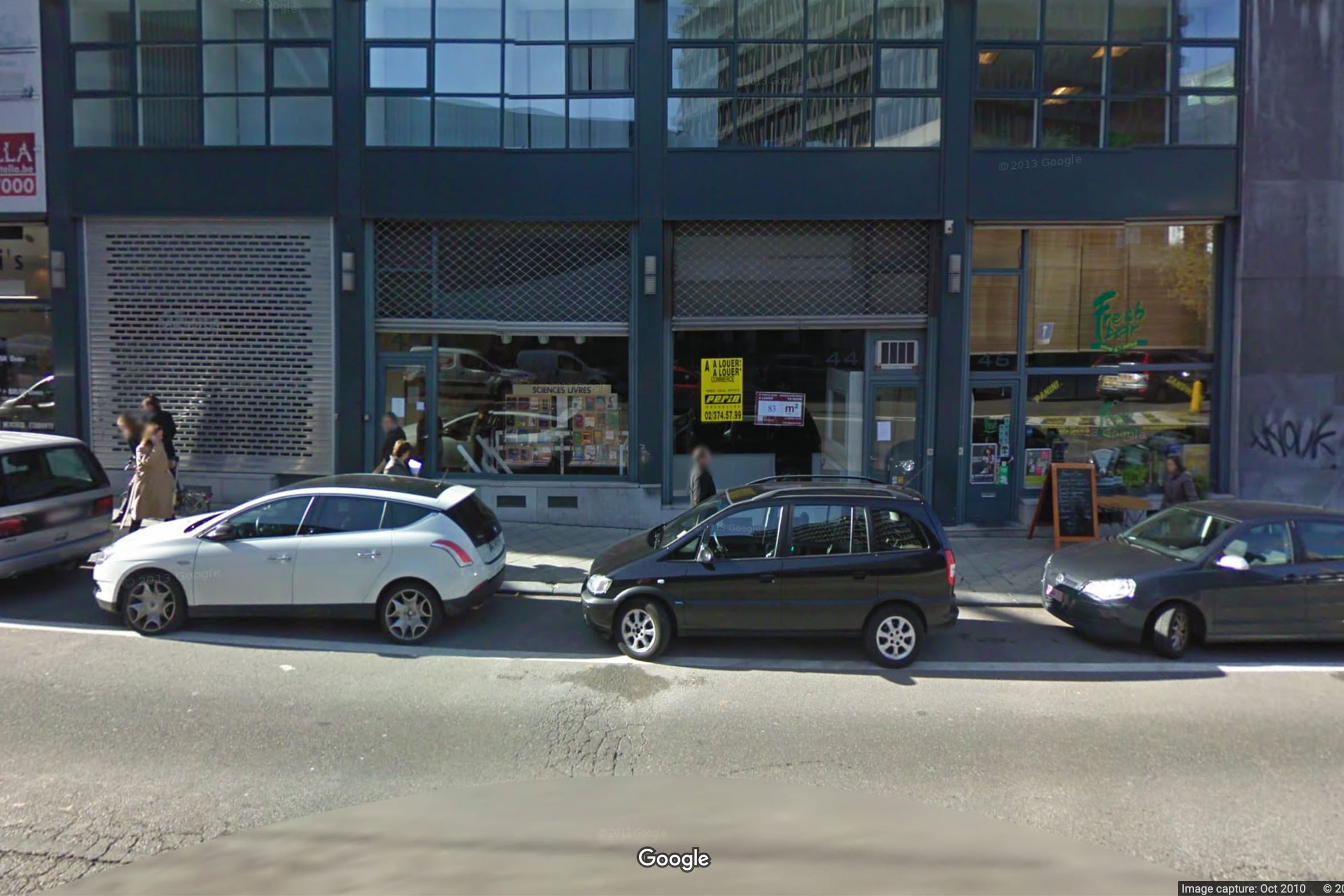 A view from Bidules Rue Ravenstein Bruxelles on Google Maps back in the October 2010