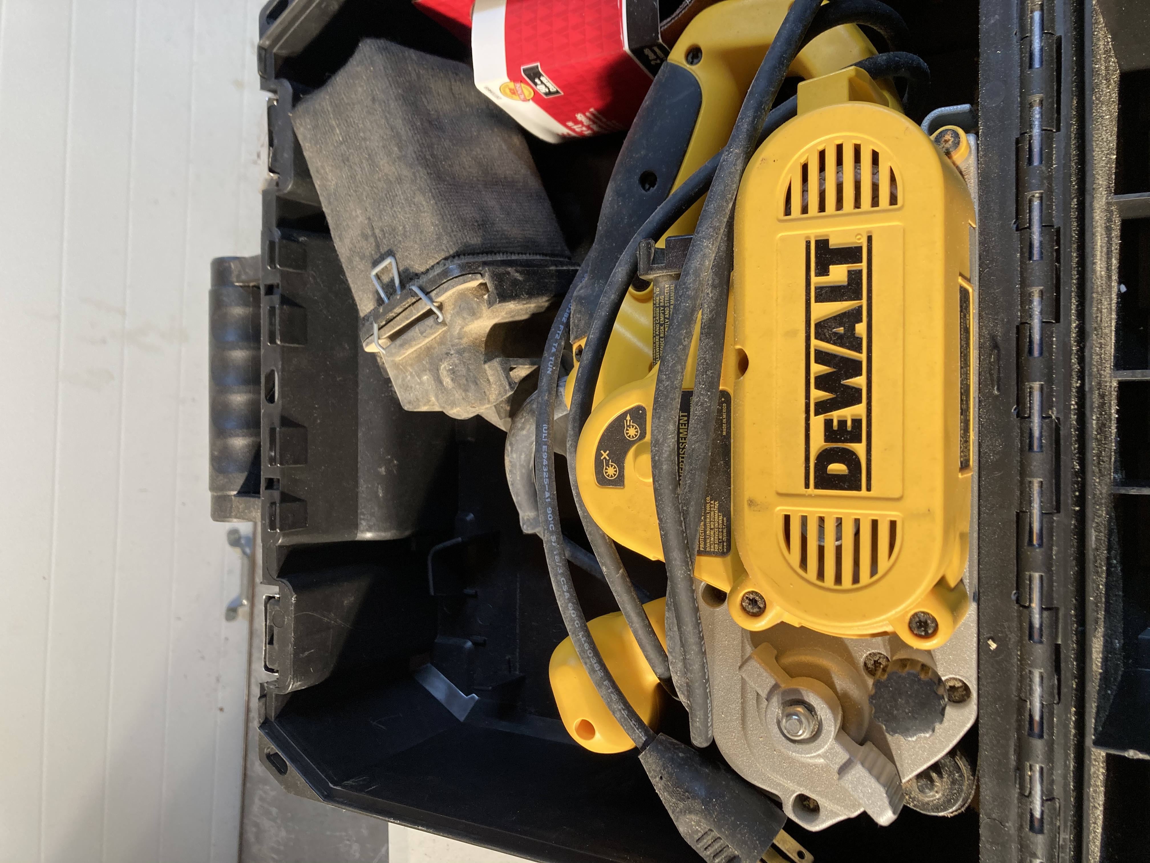 Picture of DeWalt DW433 Variable Belt Sander