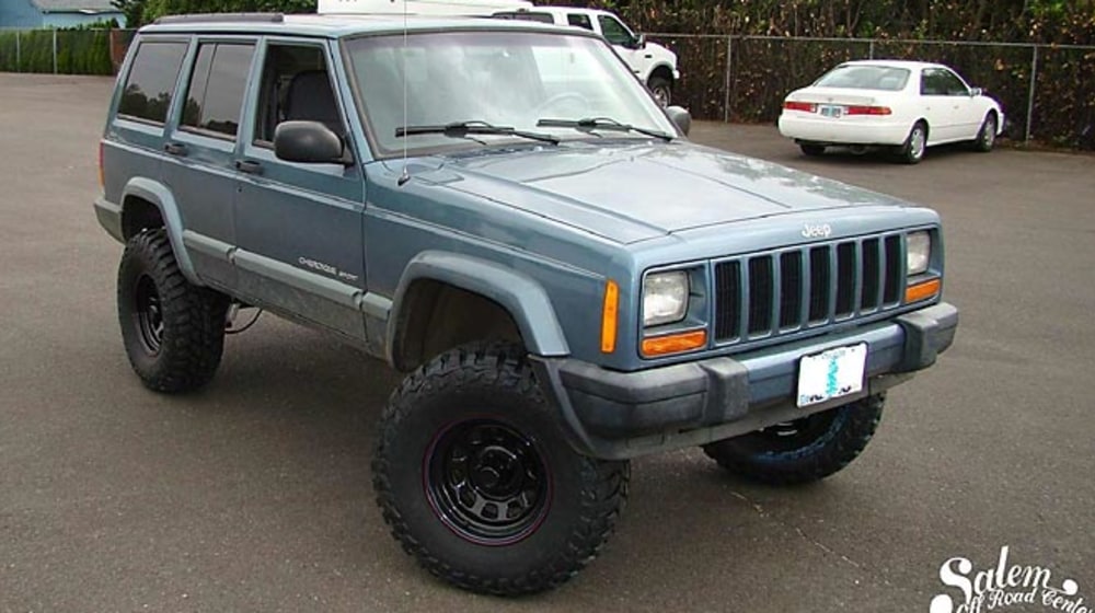 1999 Jeep Cherokee (XJ) - 4.5" Lift Kit image 4