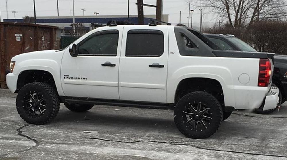 2007 Chevrolet Avalanche - 6.5" Lift Kit image 2