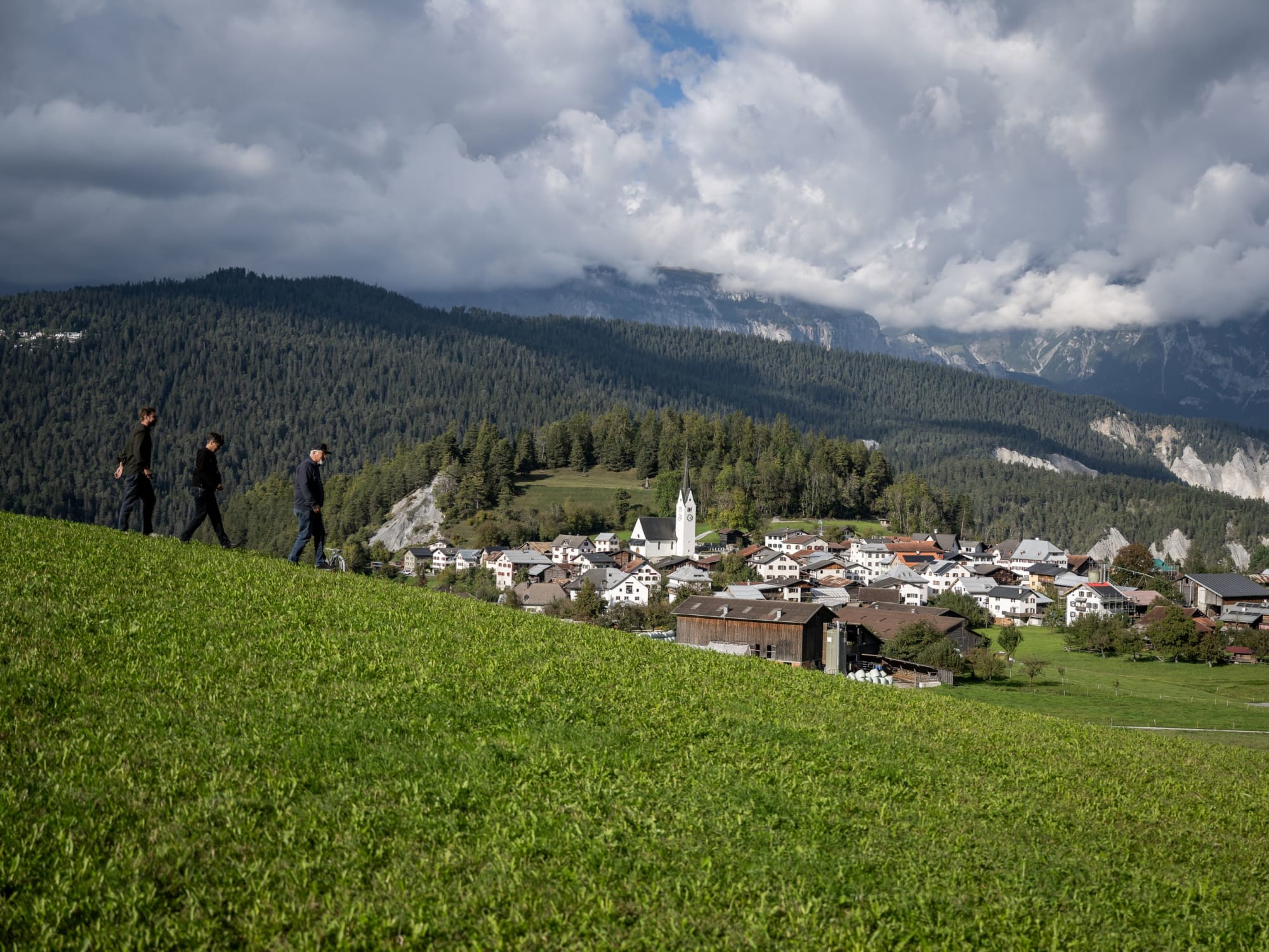 Photo du village de montagne grisonnais de Valendas et ses environs