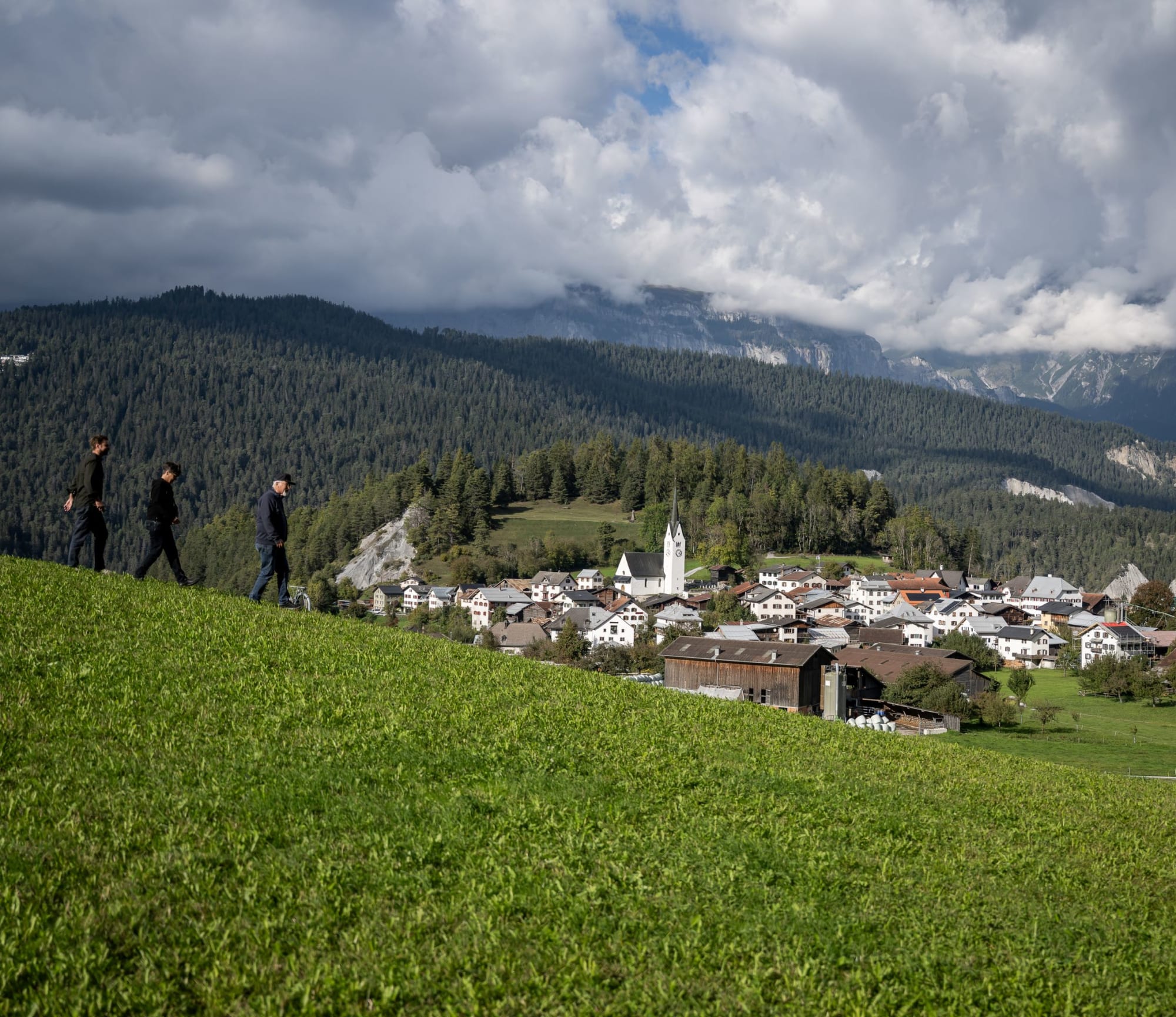 Photo du village de montagne grisonnais de Valendas et ses environs