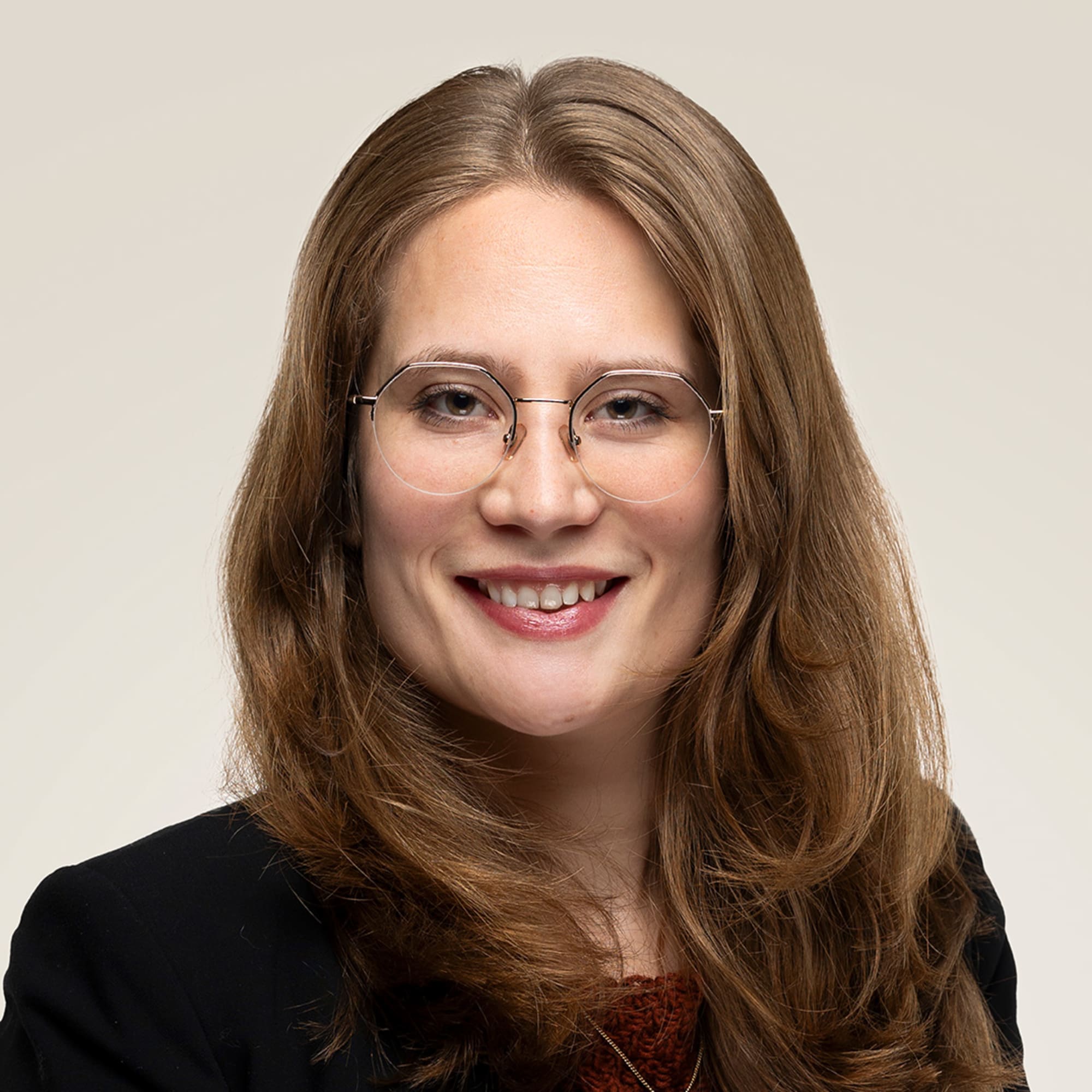 Ein Portrait-Foto von Michelle Keusch, Projektmanagerin Nachhaltigkeit beim Schweizer Tourismus-Verband.