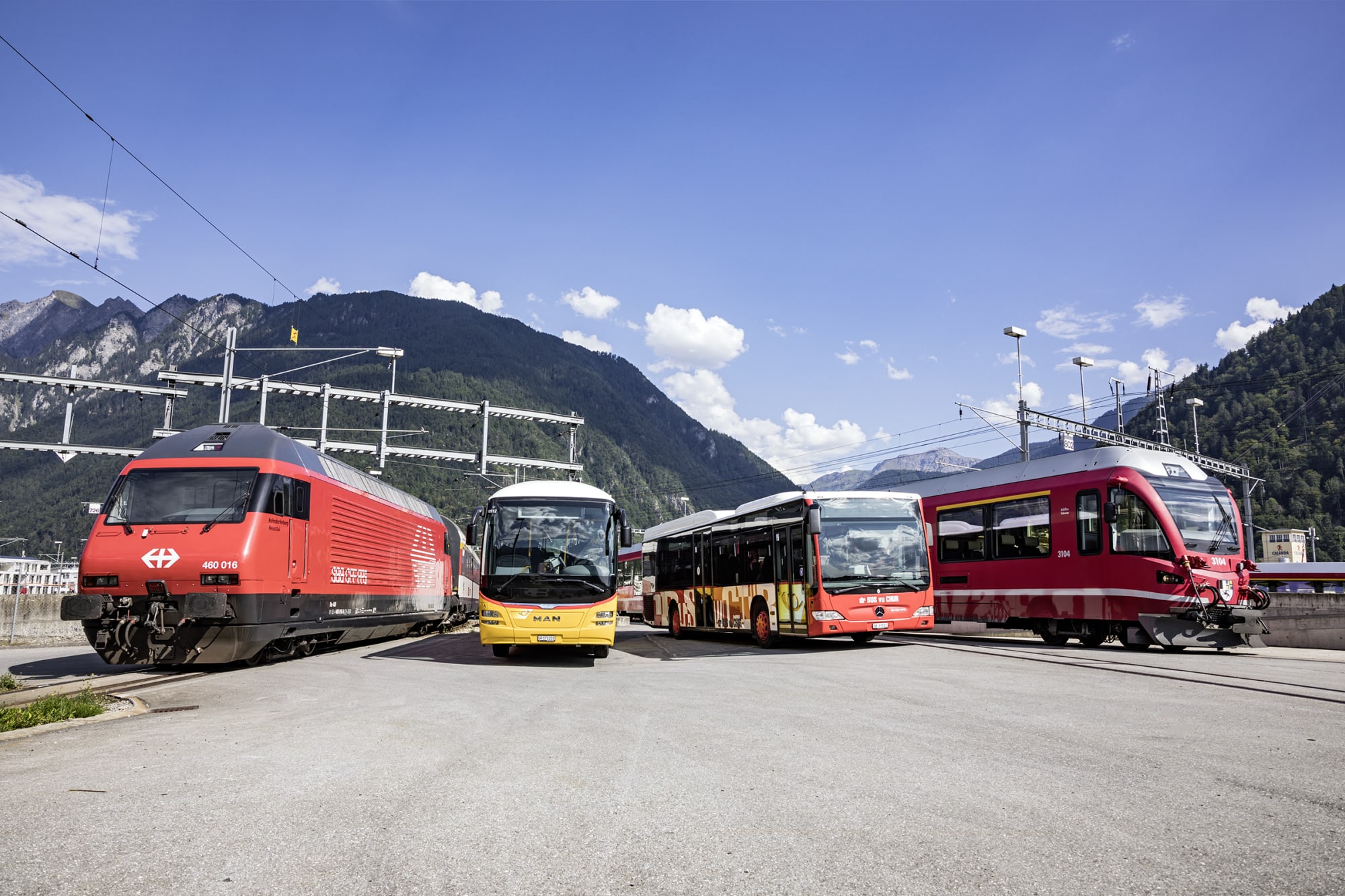 Züge, Postauto, Bus in Chur