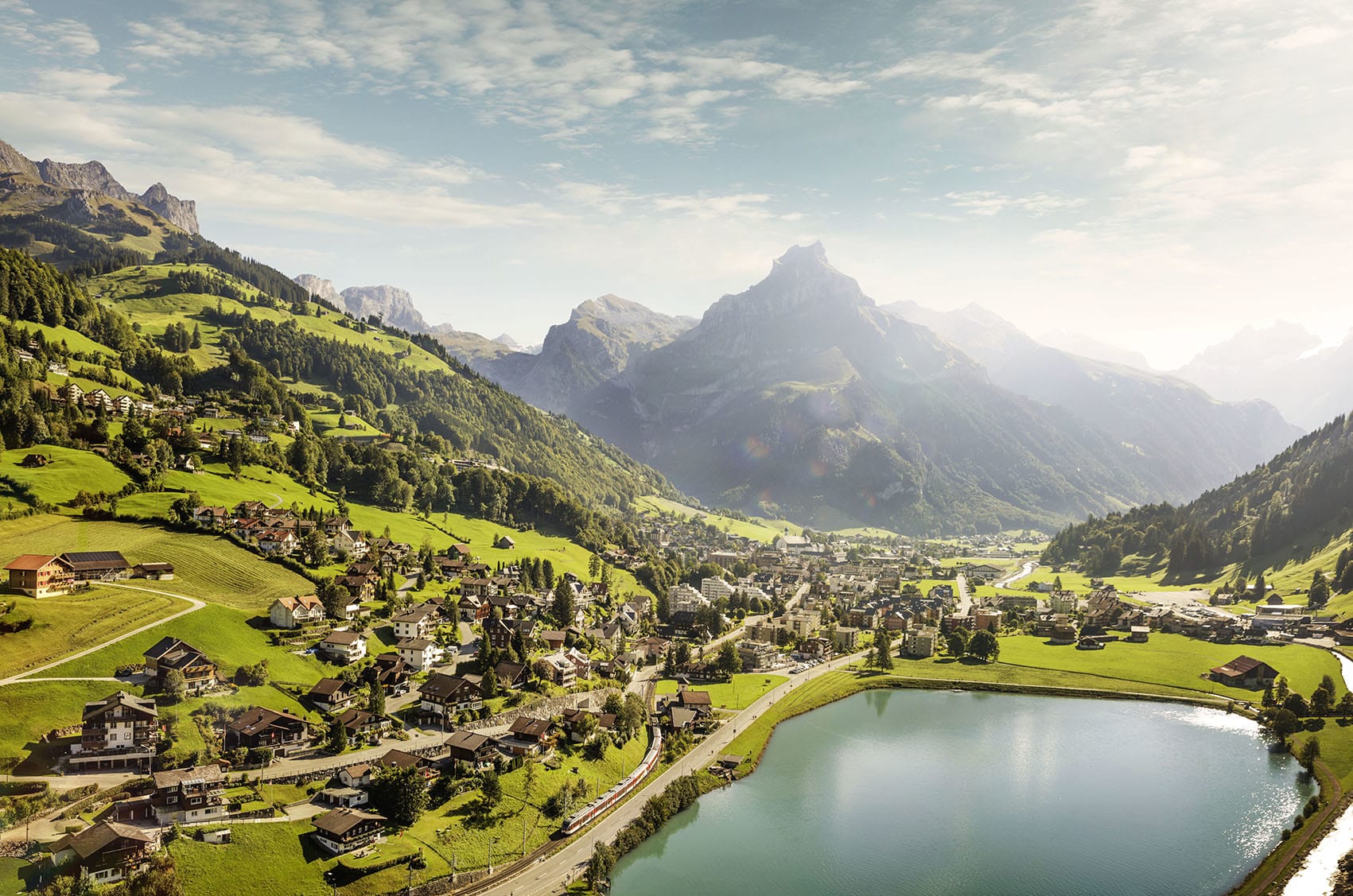 Image de drone de Engelberg-Titlis Tourismus AG: Swisstainable Destination