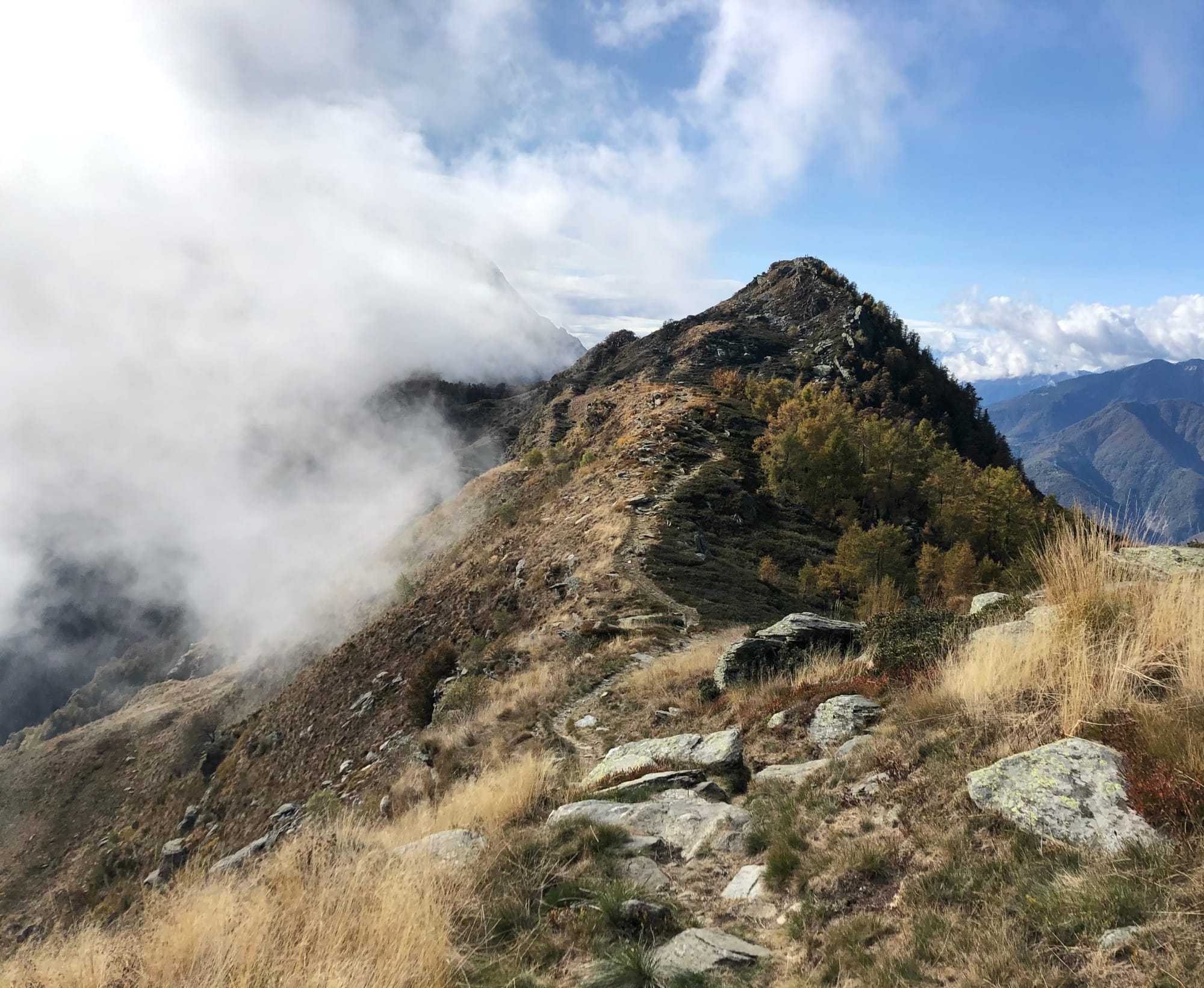 Wanderweg zwischen Brissago und Centovalli im Tessin