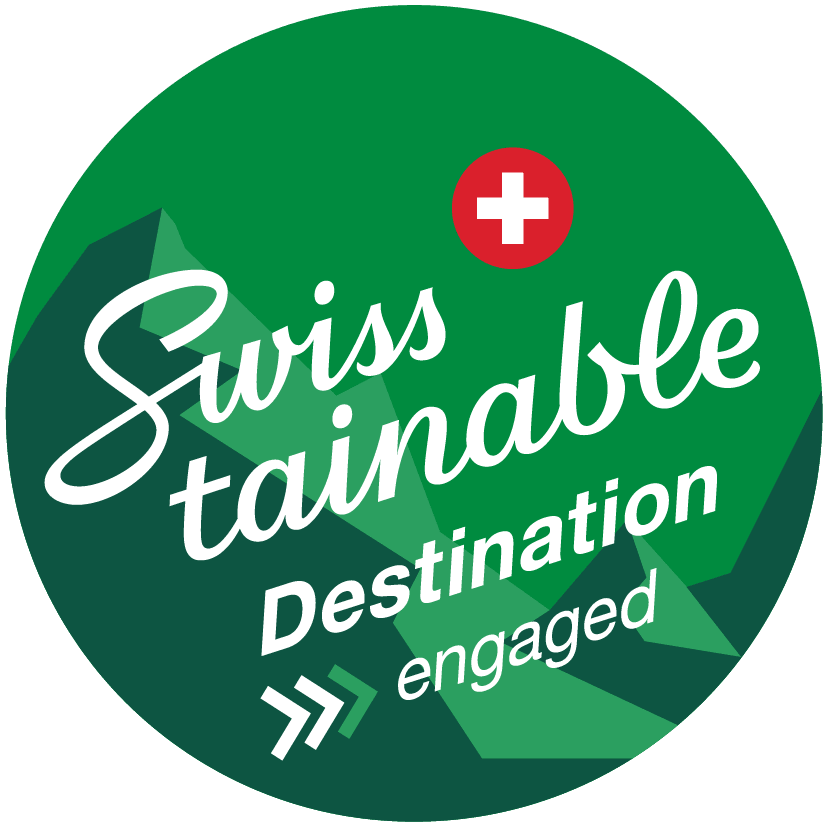 Logo Swisstainable Destination "engaged"