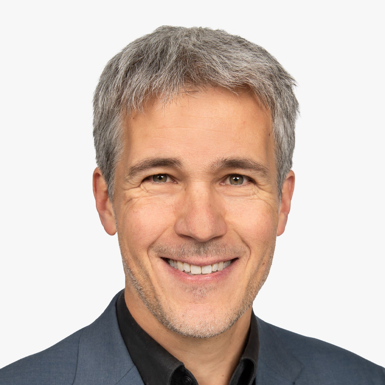 Portraitfoto von Prof. Dr. Fabian Weber