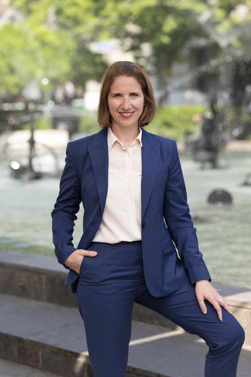 Porträt von Letizia Elia, Direktorin Basel Tourismus