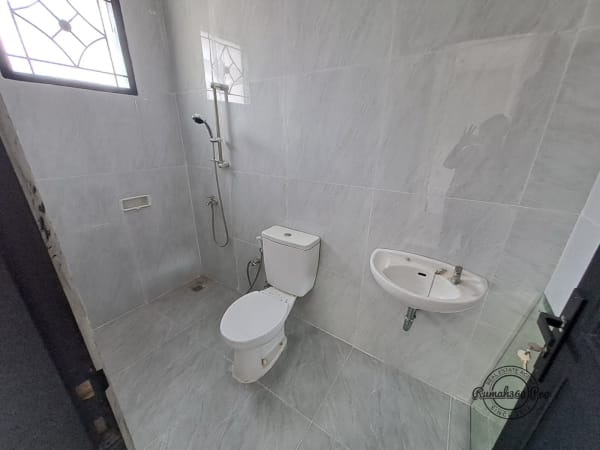 Rumah komplek Delatinos di BSD - foto 8