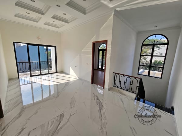 Rumah komplek The Icon di BSD - foto 6