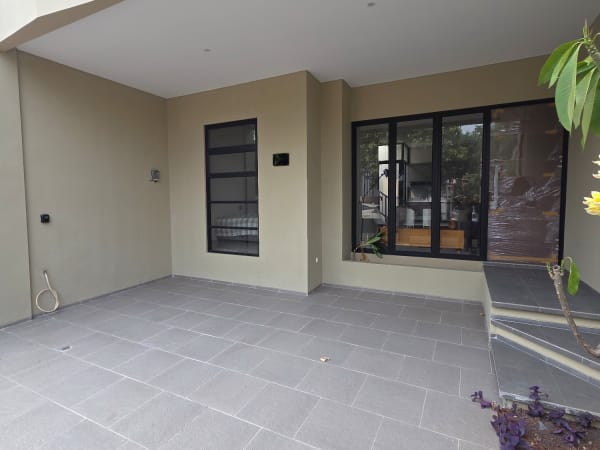 Rumah komplek Kencana Loka di BSD - foto 2