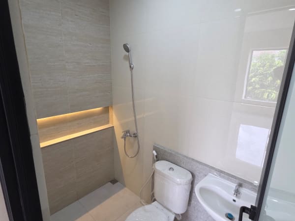 Rumah komplek Kencana Loka di BSD - foto 12